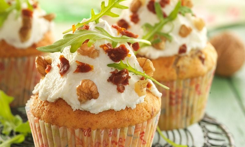 'Cupcakes' de tomates secos, rúcula y 'mozzarella'