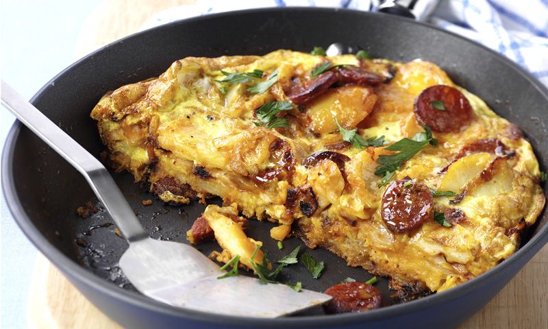 Tortilla de chorizo y níscalos