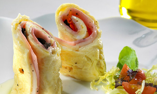 Rollitos de tortilla con jamón y queso Rollitos de tortilla con jamón y queso