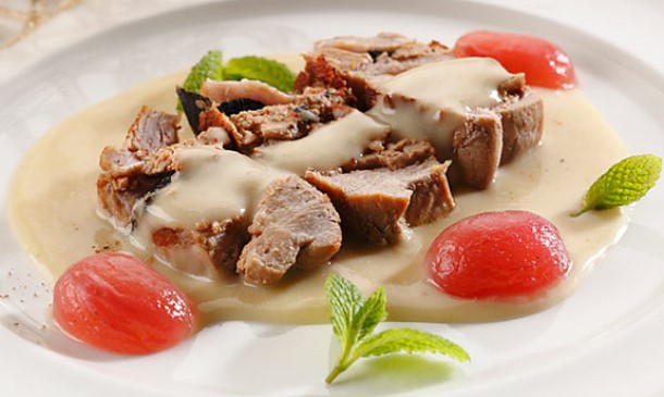 Solomillo de ternera blanca relleno de foie y trufa Solomillo de ternera blanca relleno de foie y trufa