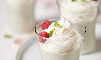 'Mousse' de yogur con frambuesa