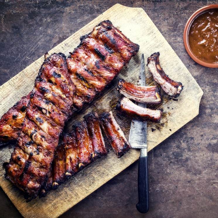 Costillas glaseadas a la miel con mostaza