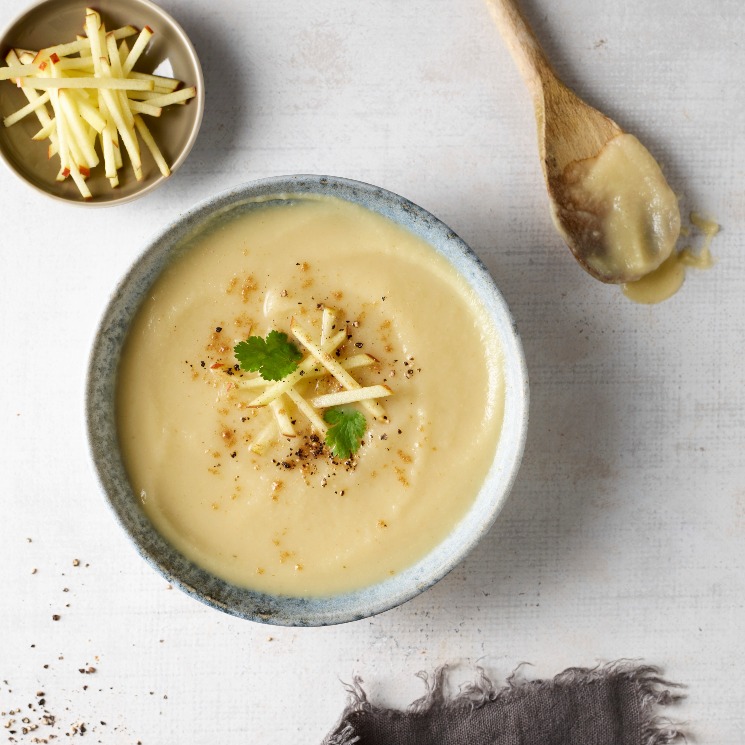 Crema fría de manzana y curry