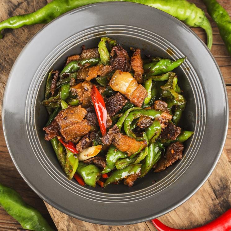 Panceta de cerdo picante de Sichuán con pimiento