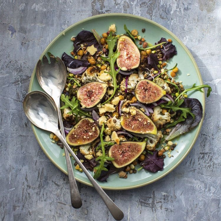 Ensalada de higos con legumbres y coliflor Ensalada de higos con legumbres y coliflor