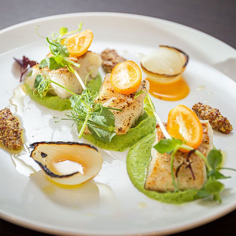 Bacalao con salmorejo y pesto Bacalao con salmorejo y pesto