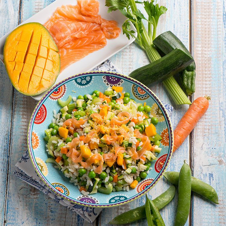 Ensalada de arroz con mango y salmón ahumado Ensalada de arroz con mango y salmón ahumado