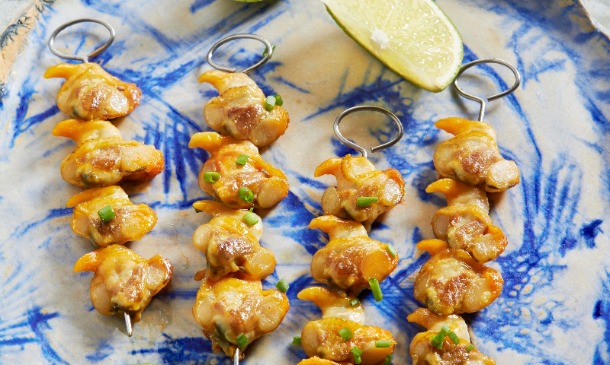 Brochetas de almejas a la plancha Brochetas de almejas a la plancha