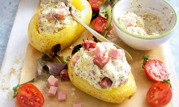 Patatas rellenas con salsa de miel y mostaza Patatas rellenas con salsa de miel y mostaza