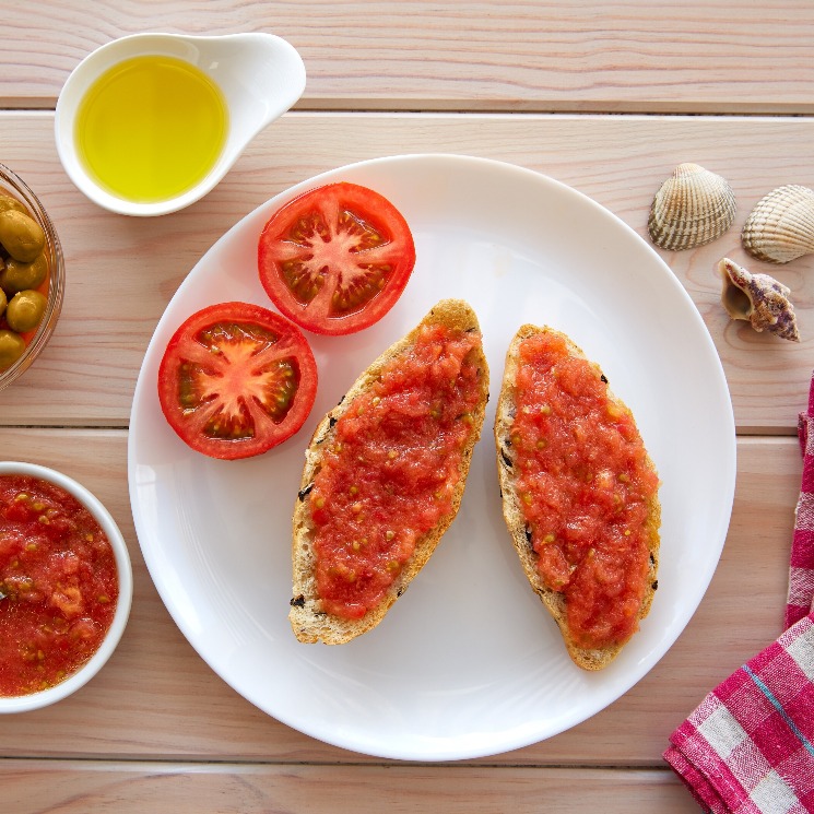 Tostas de tomate y aceite de oliva Tostas de tomate y aceite de oliva