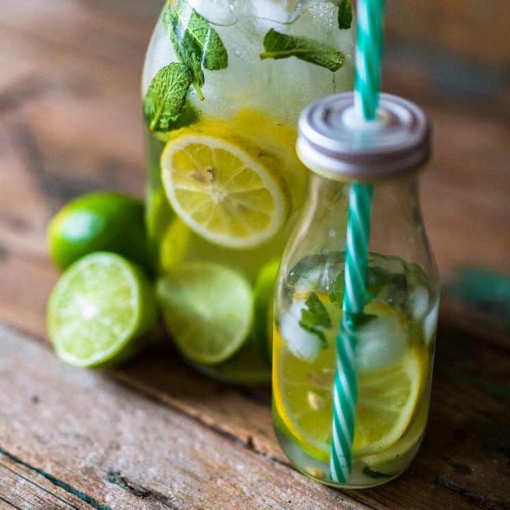 Agua de lima-limón