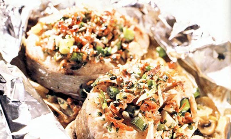 Merluza en papillote con jamón serrano