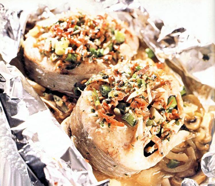 Merluza en papillote con jamón serrano Merluza en papillote con jamón serrano
