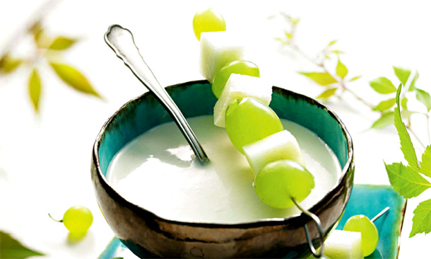 Ajoblanco con brocheta de melón y uvas Ajoblanco con brocheta de melón y uvas