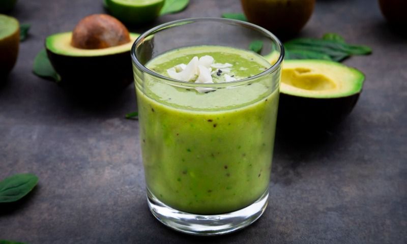 'Smoothie' de aguacate y kiwi