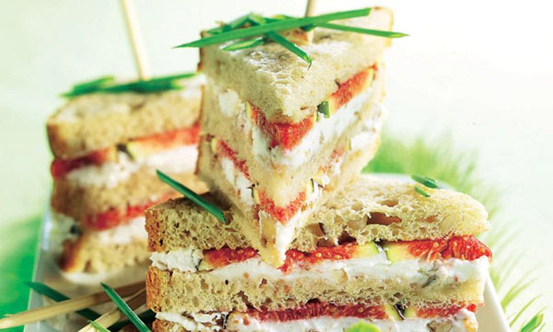 Sándwich Club de higos y queso de cabra