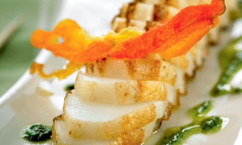 Calamar a la plancha con aros de pimiento