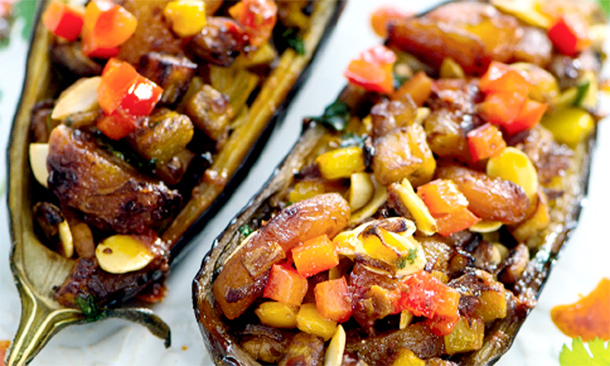 Berenjenas rellenas de verduras y frutos secos Berenjenas rellenas de verduras y frutos secos