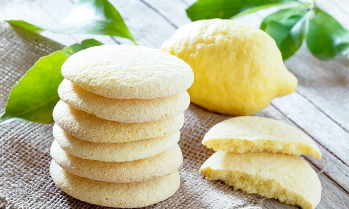 Galletas esponjosas de limón