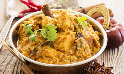Pollo al curry con canela