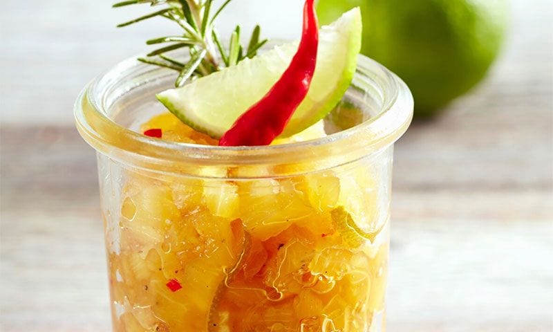 'Chutney' de piña y lima al romero