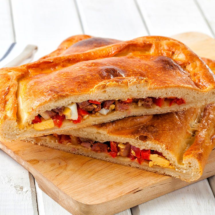 Empanada de jamón y chorizo Empanada de jamón y chorizo