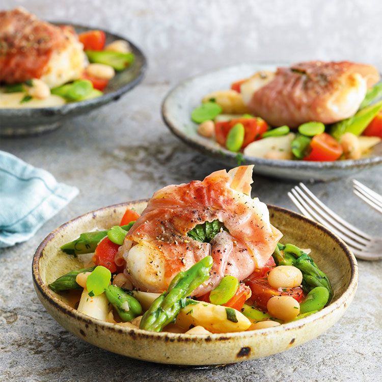 'Saltimbocca' de rape con alubias y verduras 'Saltimbocca' de rape con alubias y verduras
