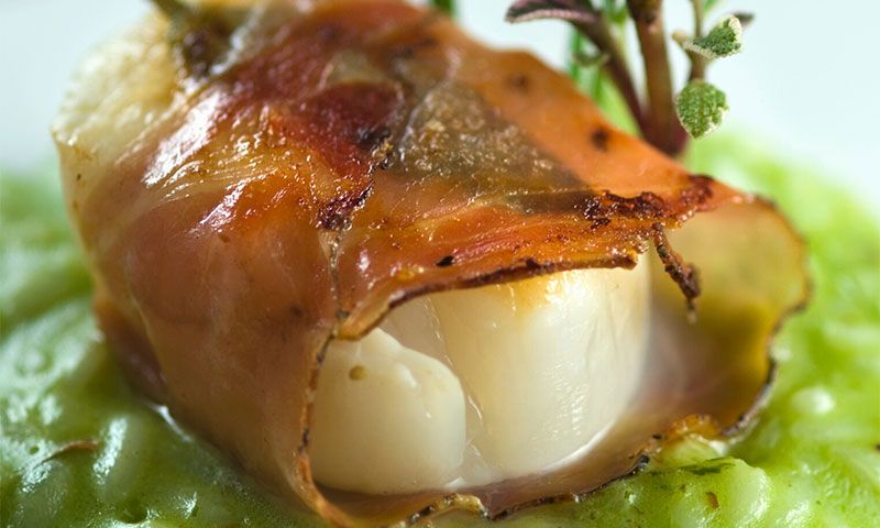 'Saltimbocca' de vieiras con 'risotto' verde