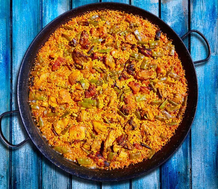 Paella con pavo y verduras Paella con pavo y verduras