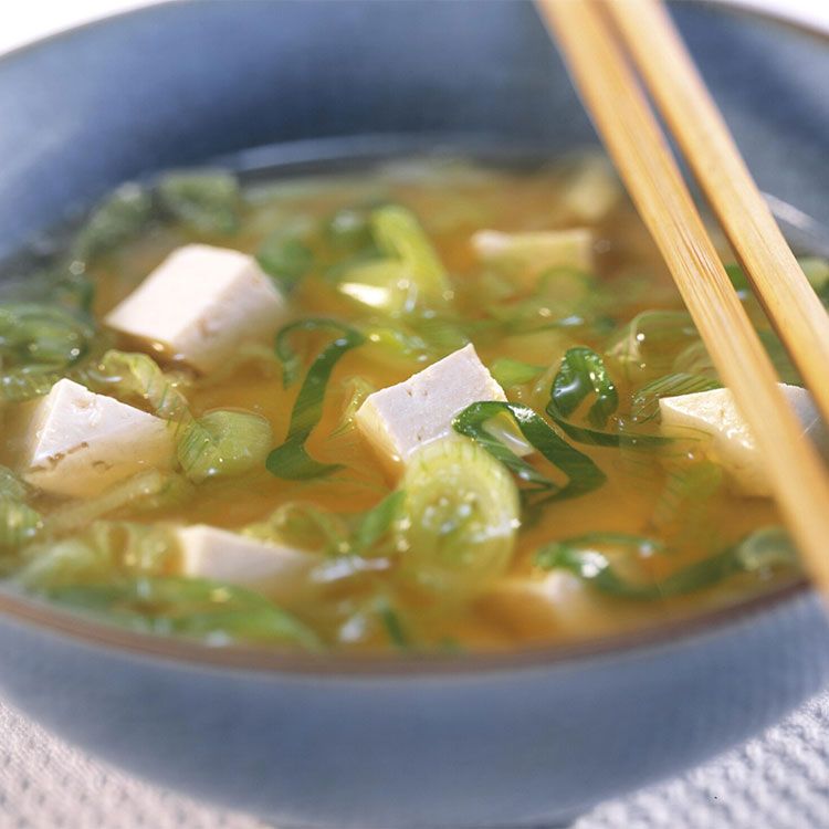 Sopa de miso y cebolleta china Sopa de miso y cebolleta china
