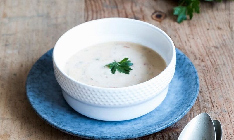 Sopa de coco y cilantro