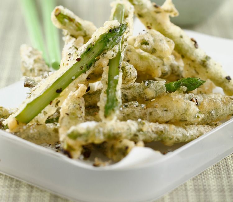 Espárragos verdes en tempura al té 'matcha' Espárragos verdes en tempura al té 'matcha'