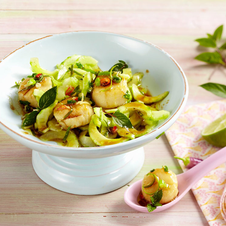 Ensalada de pepino y vieiras a la menta
