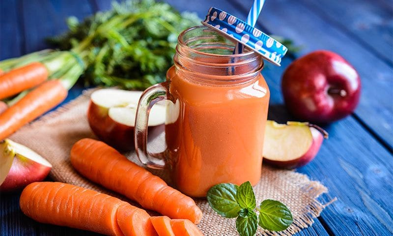 'Smoothie' de zanahoria y manzana