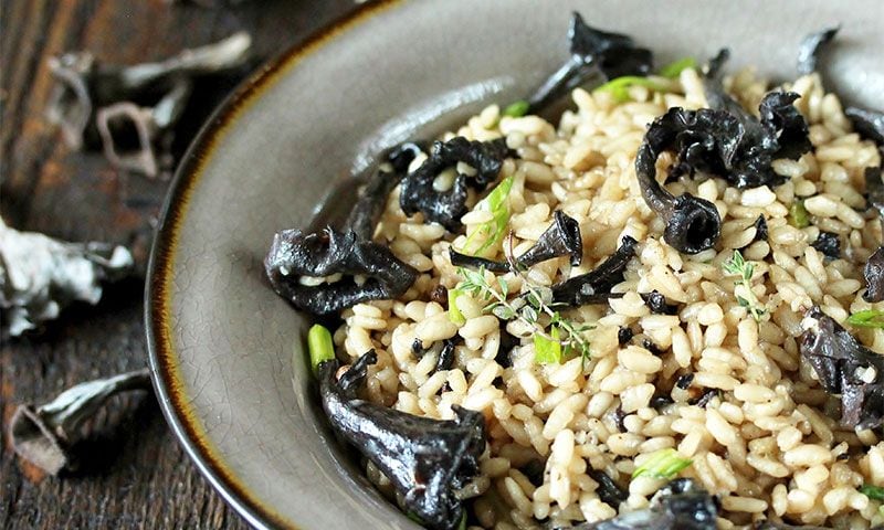 'Risotto' con setas trompeta de la muerte