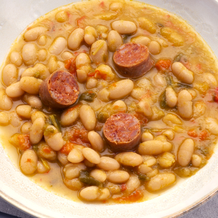 Alubias blancas con pimientos y chorizo