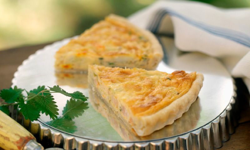 'Quiche' de caballa ahumada con azafrán