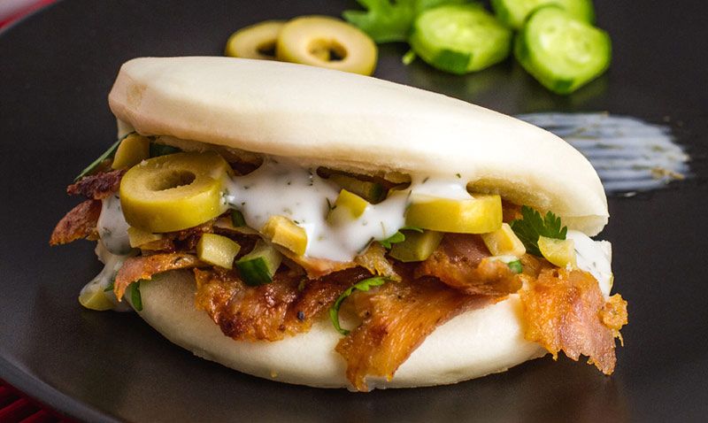 'Bao' relleno de aceitunas con carne