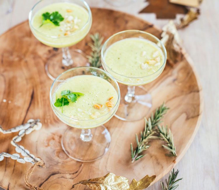 Gazpacho navideño de pepino y piña Gazpacho navideño de pepino y piña