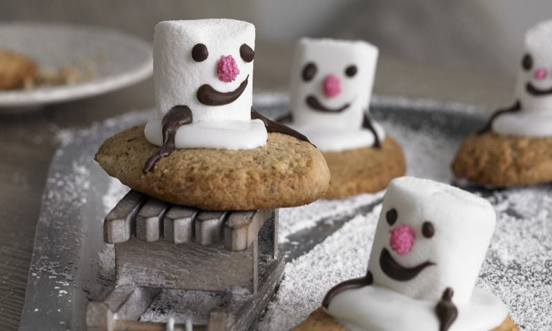 Galletas con pepitas de chocolate y 'marshmallows'