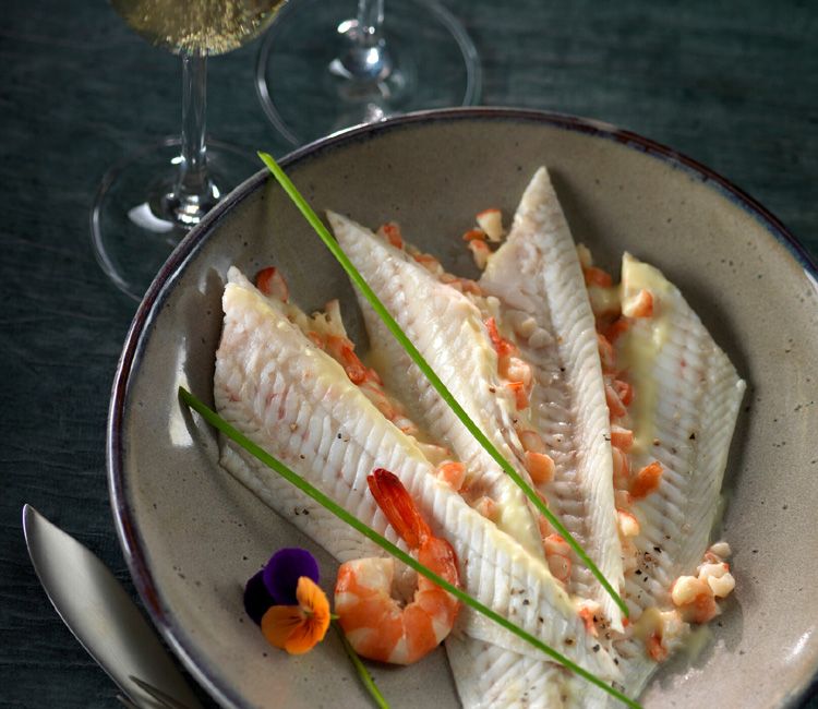 Filetes de lenguado con salsa de champán y gambas Filetes de lenguado con salsa de champán y gambas
