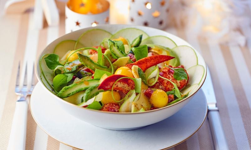 Ensalada de langosta con melón y manzana