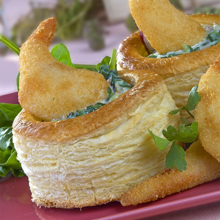 Volovanes rellenos de crema de espinacas y gambas a la gabardina
