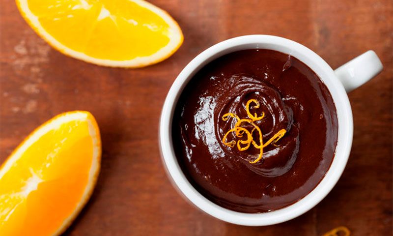 Chocolate con naranja caramelizada