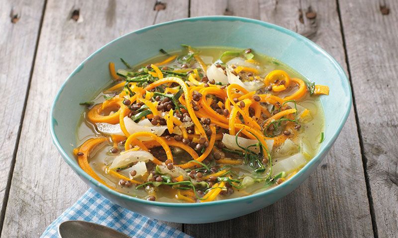 Sopa de calabaza con jengibre, lentejas y acelgas