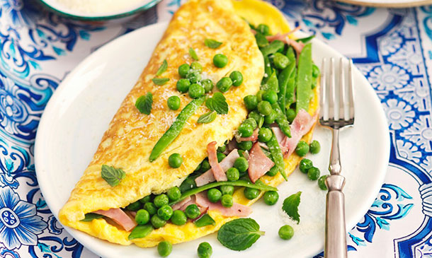 Tortilla con jamón, guisantes y judías verdes Tortilla con jamón, guisantes y judías verdes