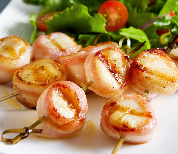 Brochetas de mar y montaña Brochetas de mar y montaña