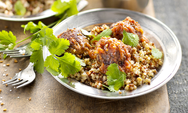 Albóndigas de ternera con ensalada de quinoa Albóndigas de ternera con ensalada de quinoa
