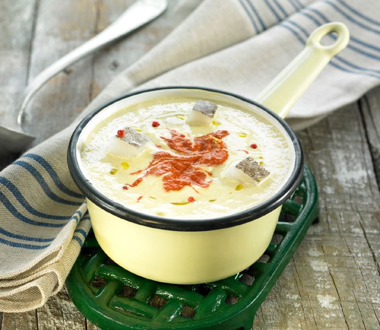 Sopa de calsots y bacalao Sopa de calsots y bacalao