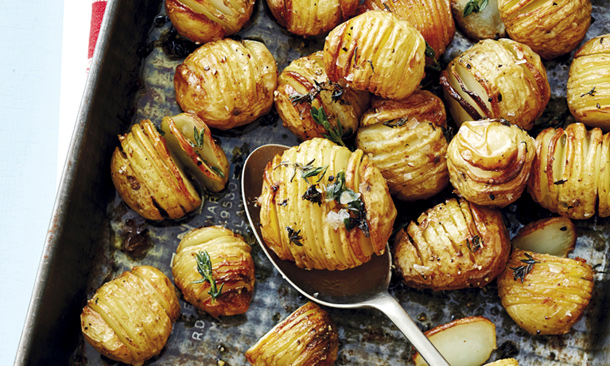 Patatas 'Hasselback' al estilo sueco Patatas 'Hasselback' al estilo sueco
